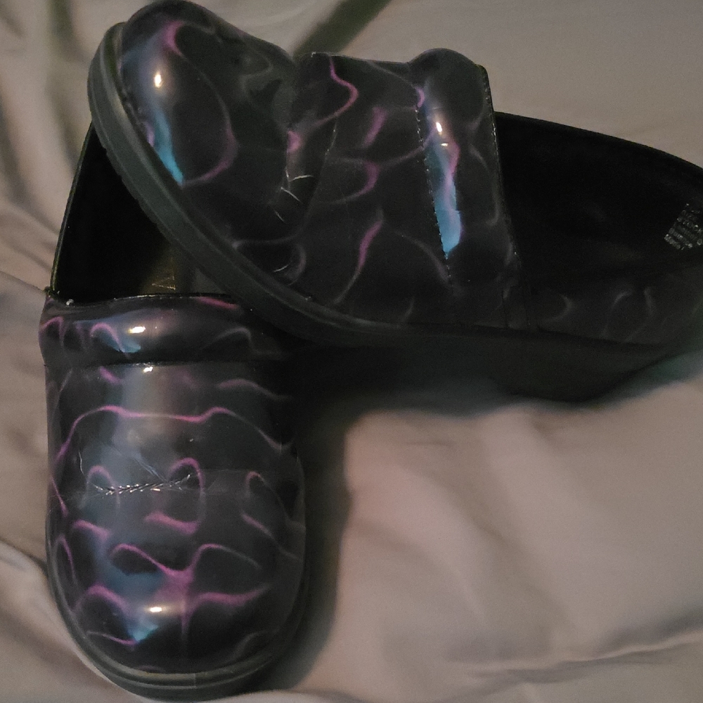 Savvy Black and Purple Flats